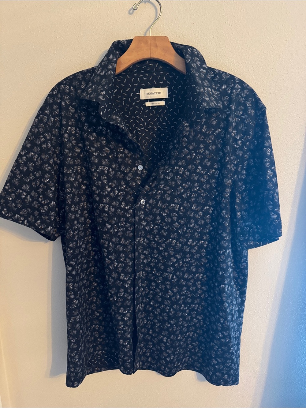 Bugatchi Navy Short-Sleeve Button-Down with Subtle Leaf Print